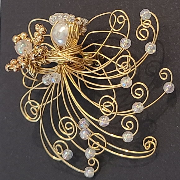 VINTAGE GOLD GLASS SEED BEADS & FAUX PEARL WIRE WORK GUARDIAN ANGEL HALO BROOCH - Picture 5 of 15